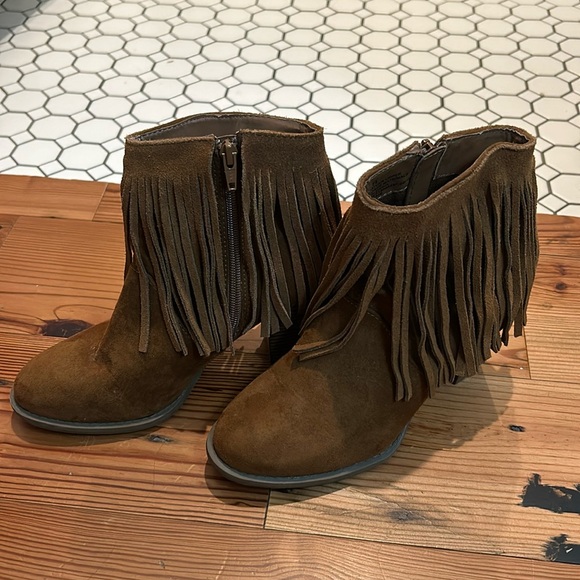 Mossimo Target fringe boots 7.5 EUC - Picture 2 of 3
